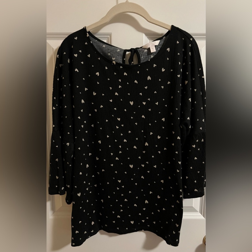 NWOT Lauren Conrad black top with hearts. Size XL